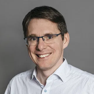 József Szigetvári